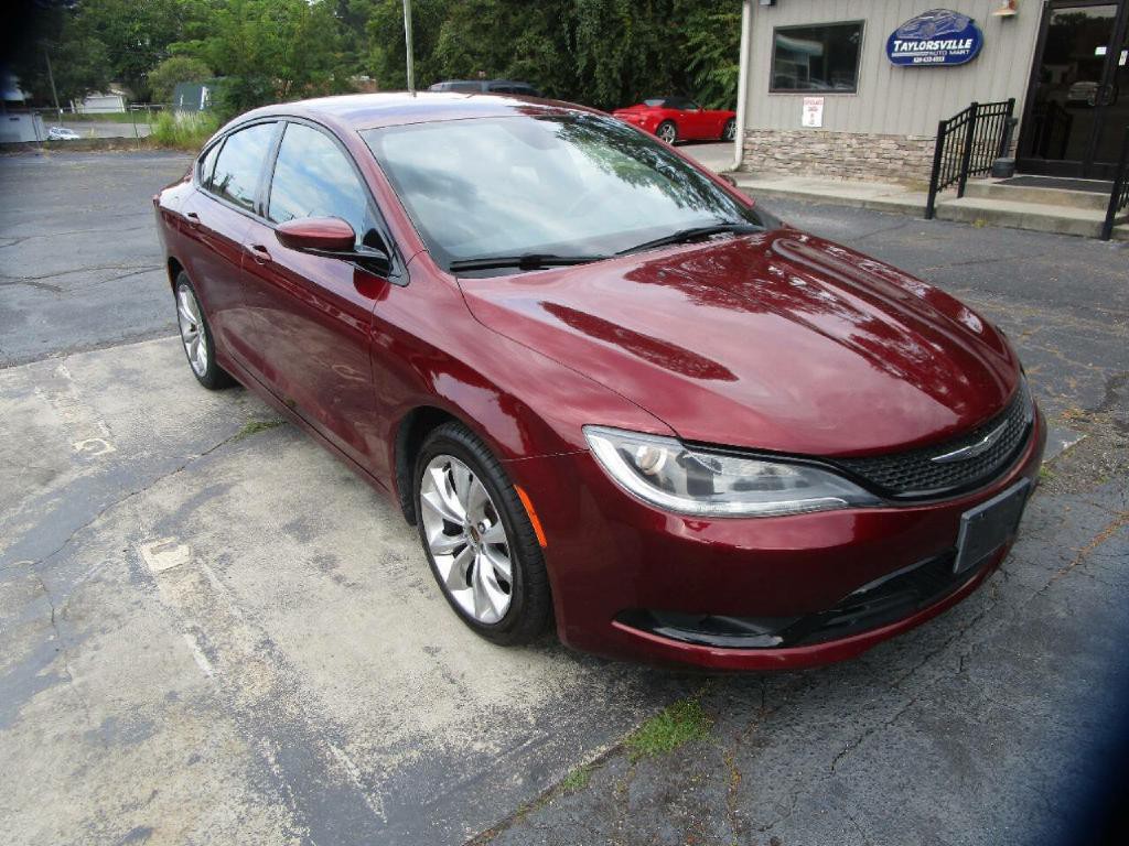 2015 Chrysler 200 Image 4