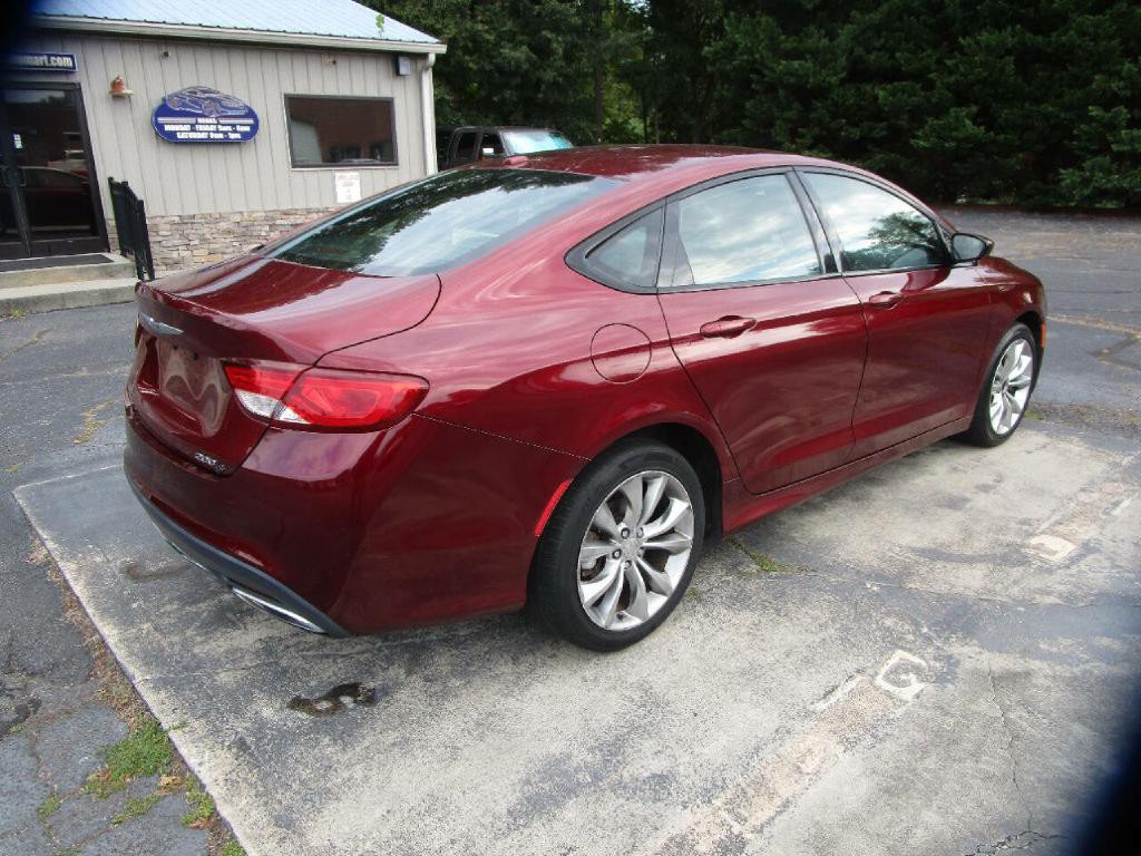 2015 Chrysler 200 Image 6