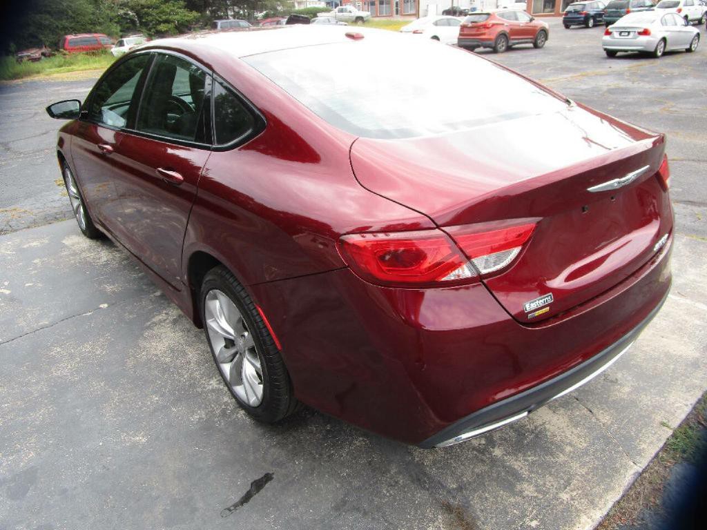2015 Chrysler 200 Image 8