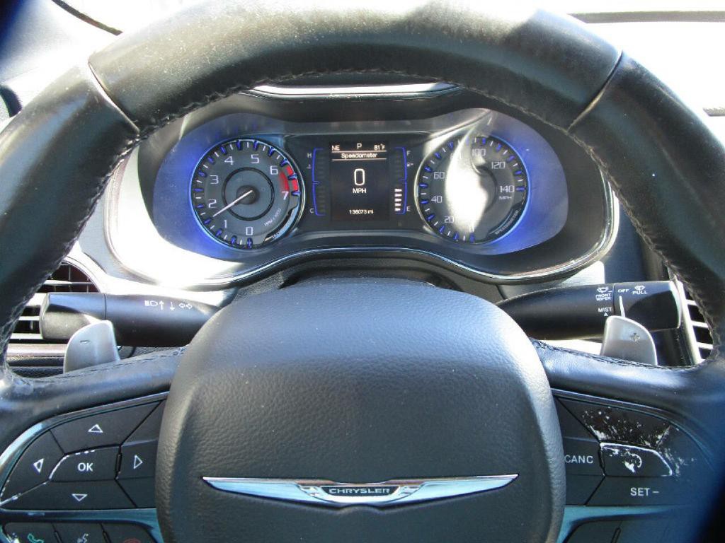 2015 Chrysler 200 Image 12