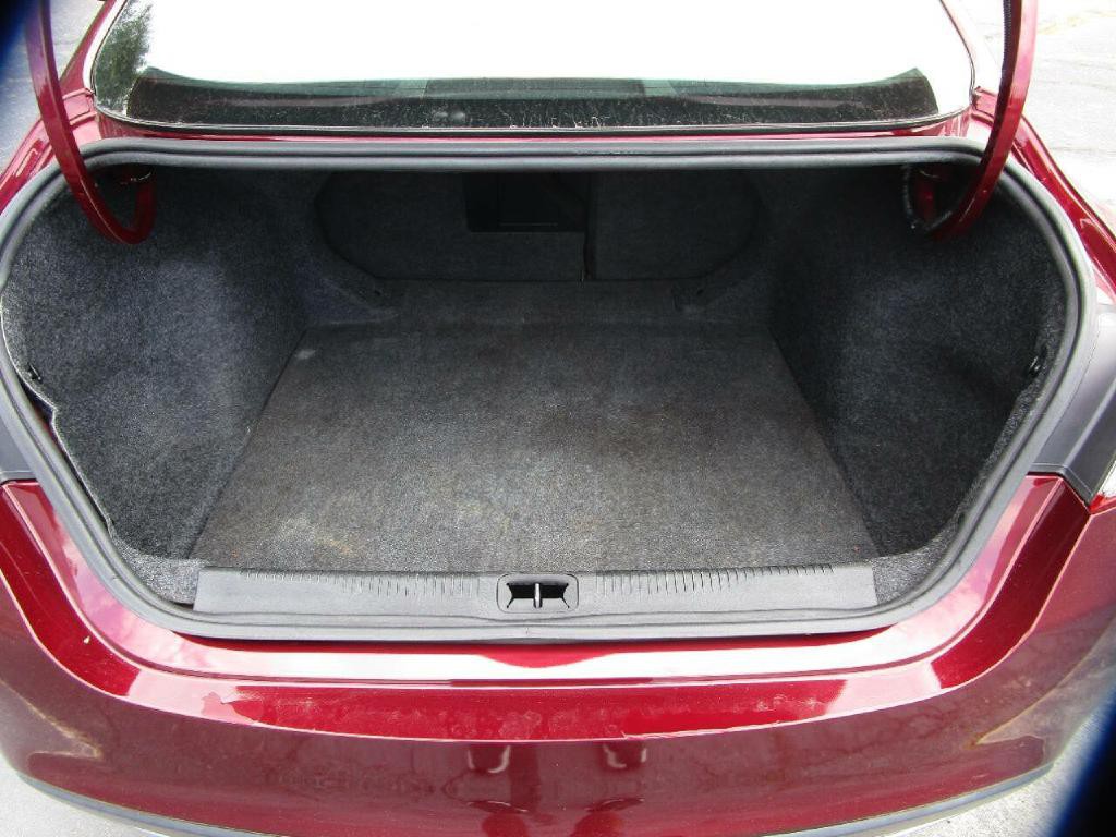 2015 Chrysler 200 Image 18