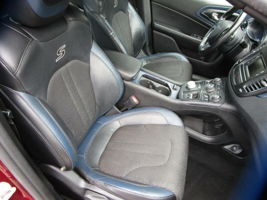 2015 Chrysler 200 Image 20