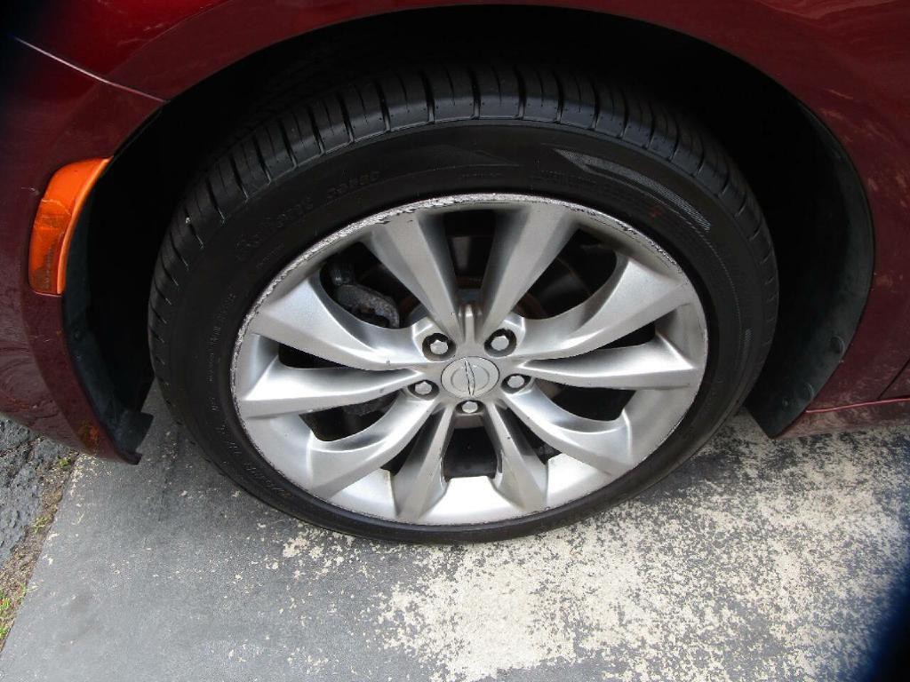 2015 Chrysler 200 Image 22