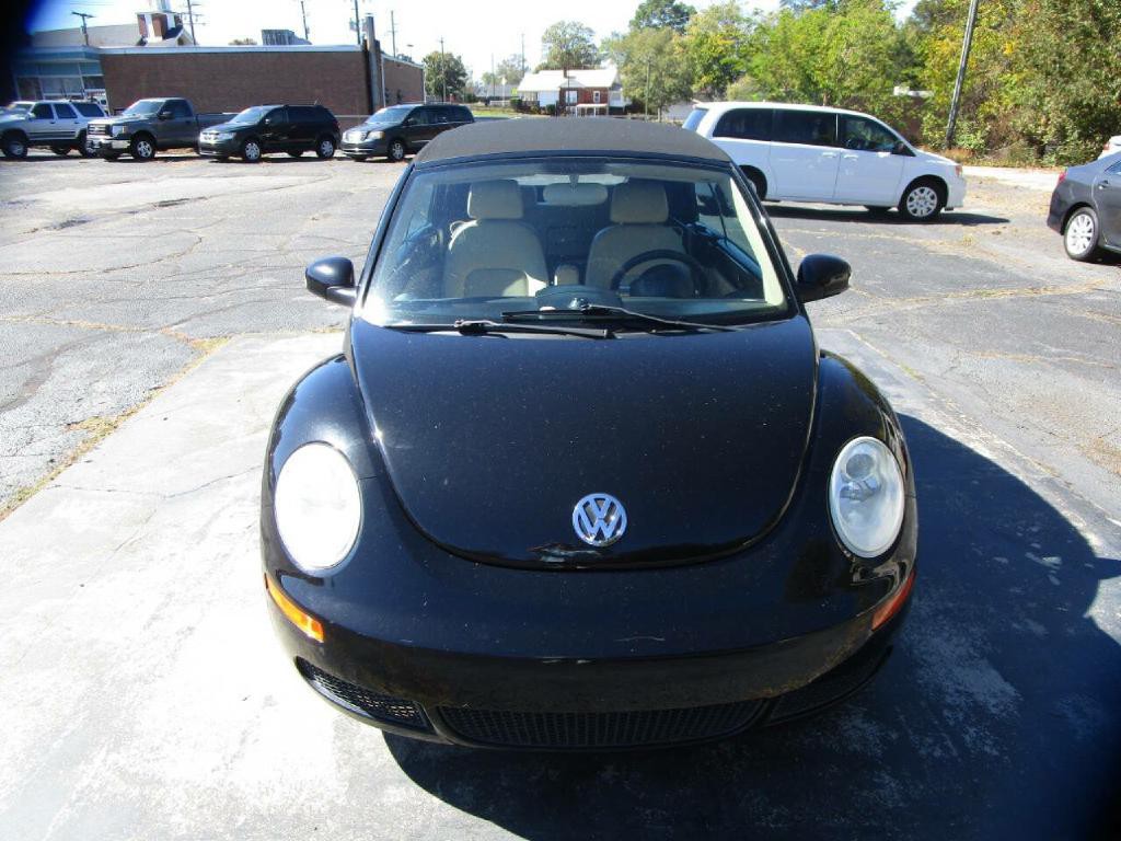 2008 Volkswagen Beetle Image 3