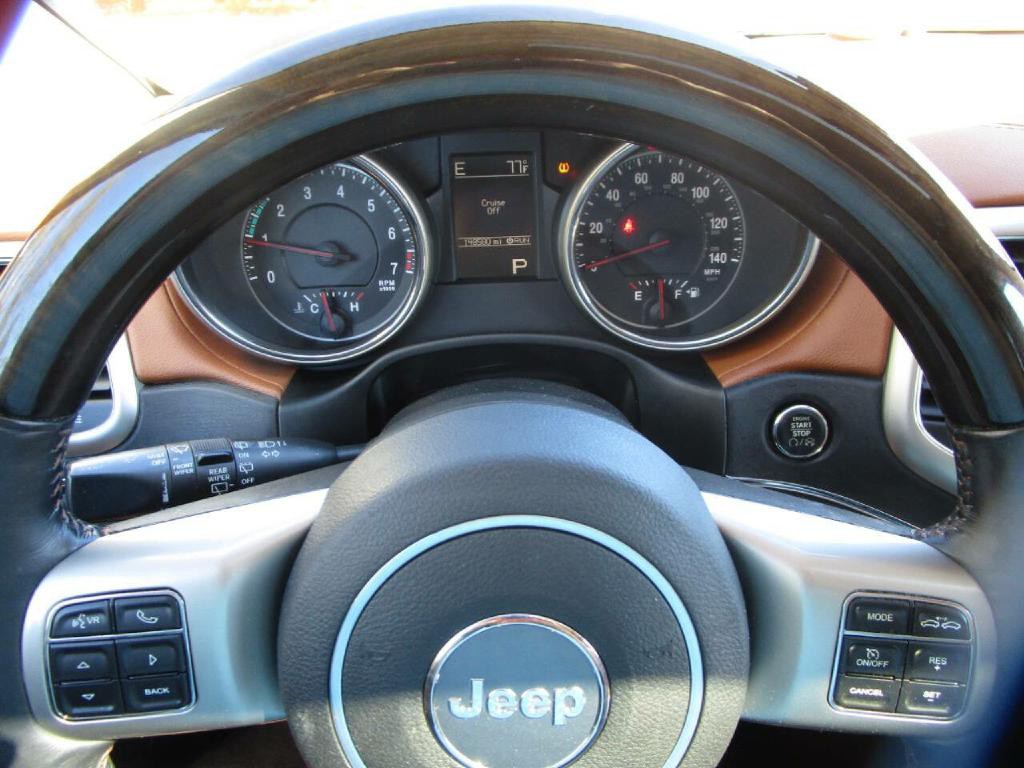 2012 Jeep Grand Cherokee Image 11