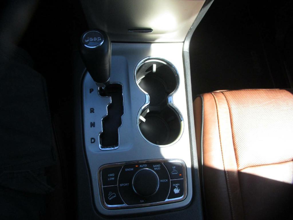 2012 Jeep Grand Cherokee Image 15