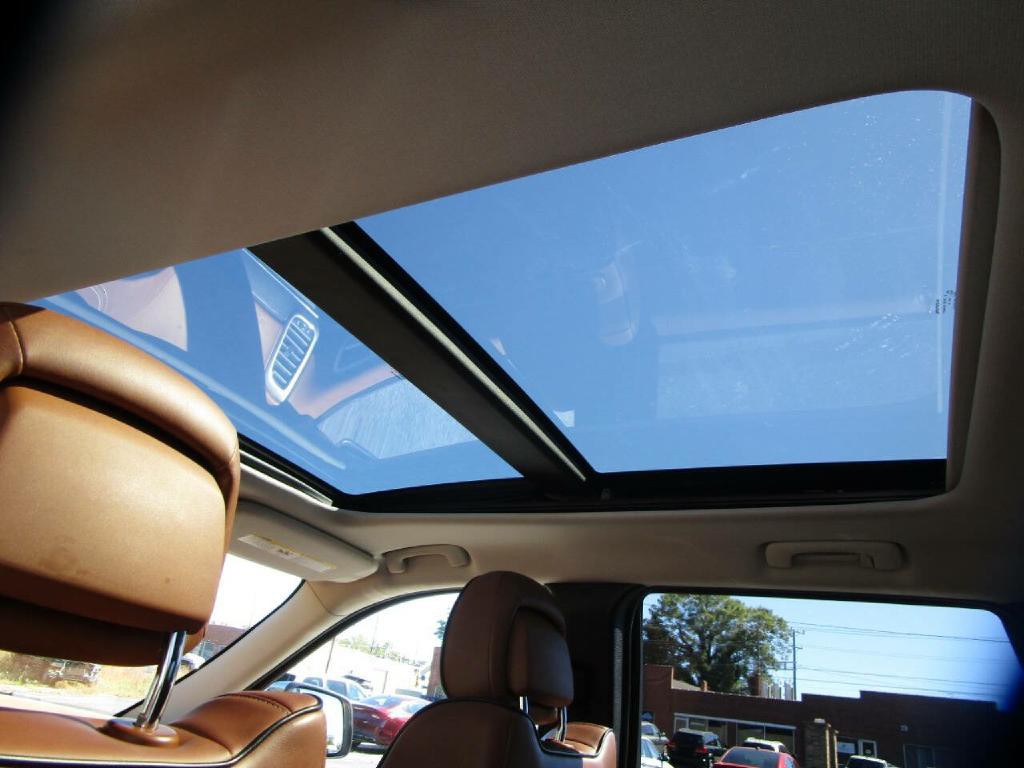 2012 Jeep Grand Cherokee Image 17