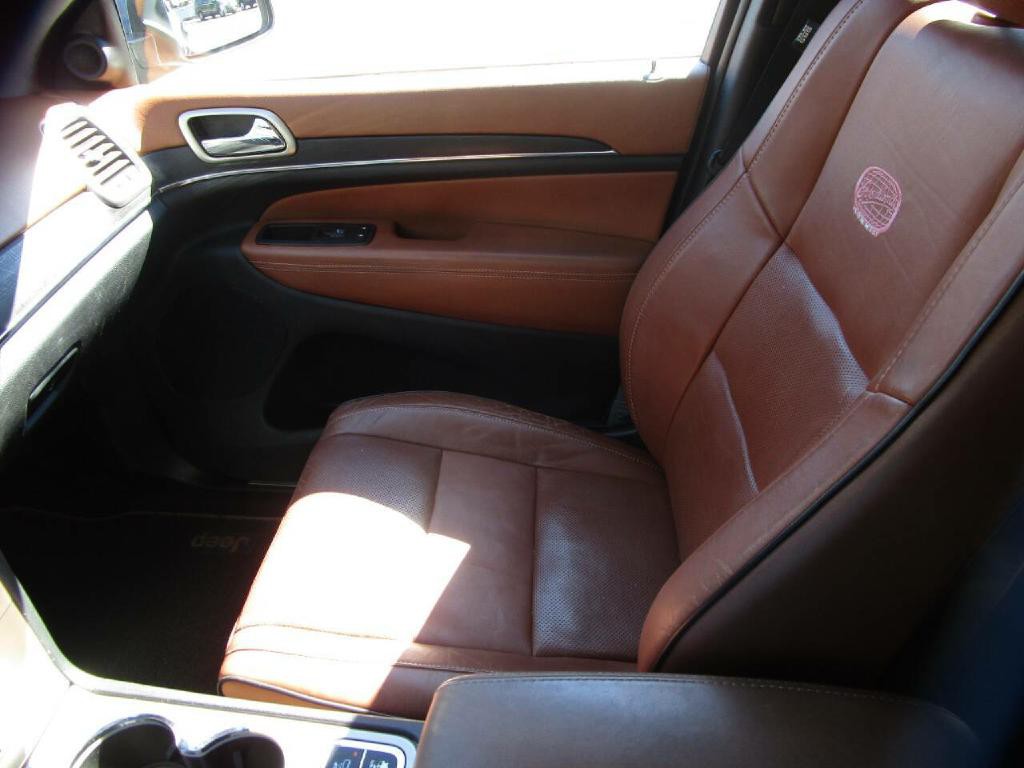 2012 Jeep Grand Cherokee Image 18