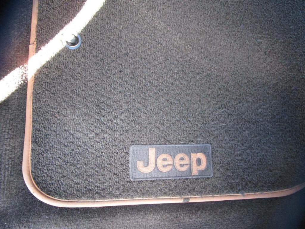 2012 Jeep Grand Cherokee Image 26