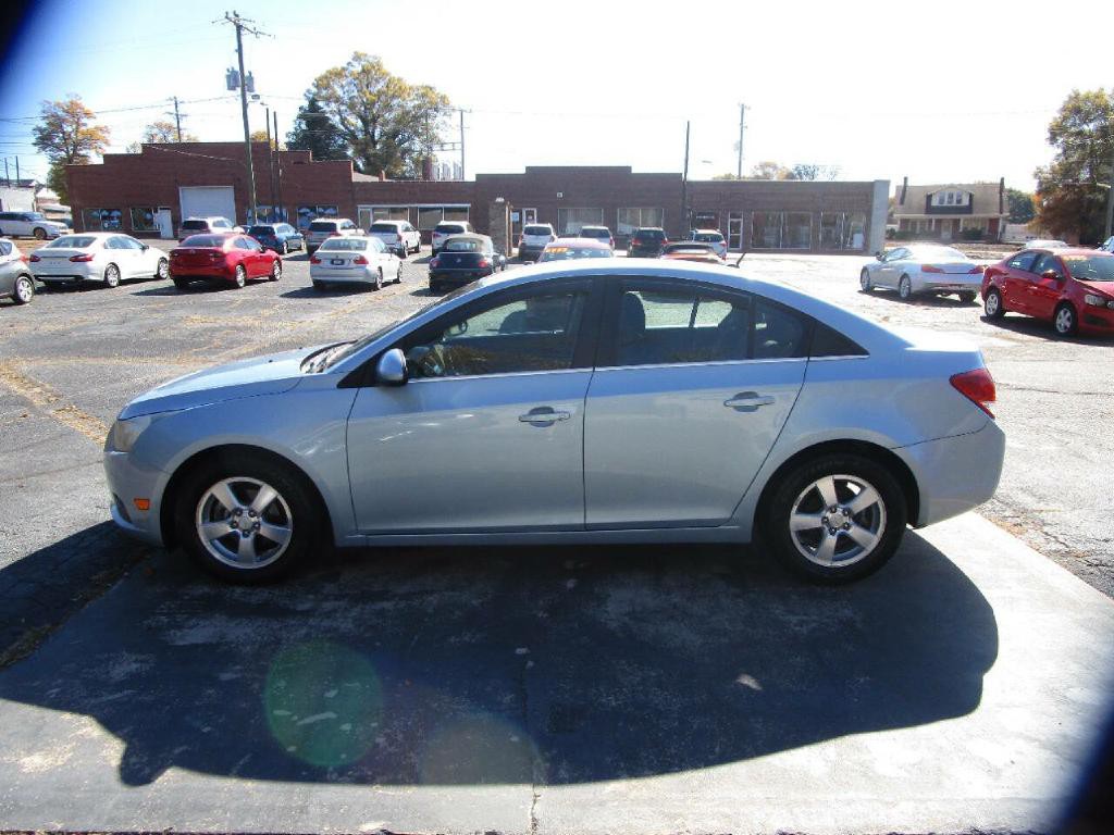 2011 Chevrolet Cruze Image 1