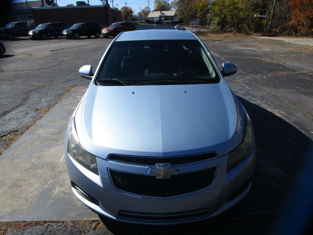 2011 Chevrolet Cruze Image 3