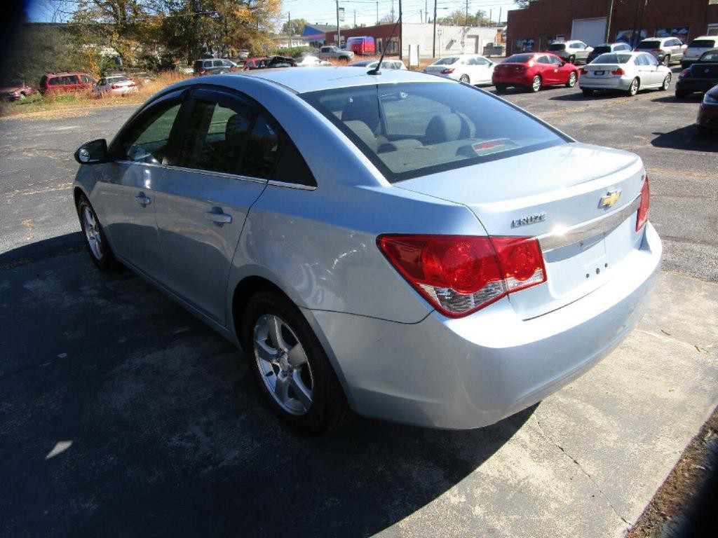 2011 Chevrolet Cruze Image 8