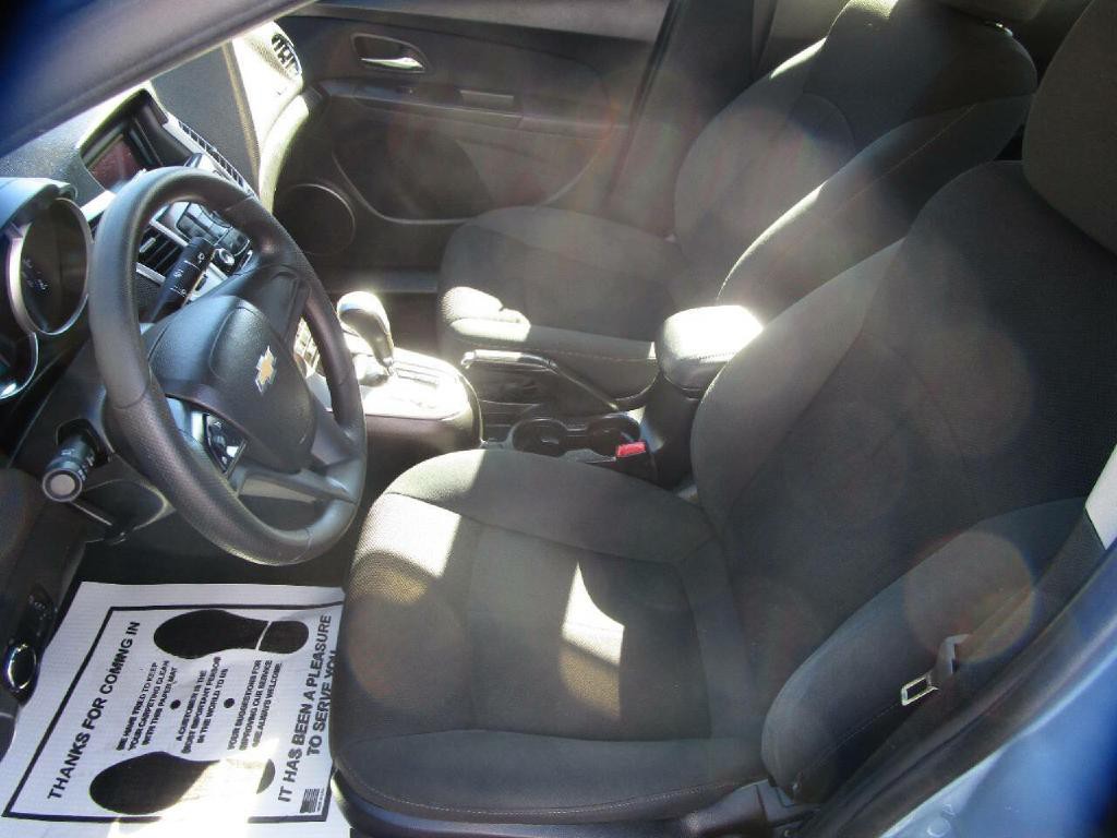 2011 Chevrolet Cruze Image 10