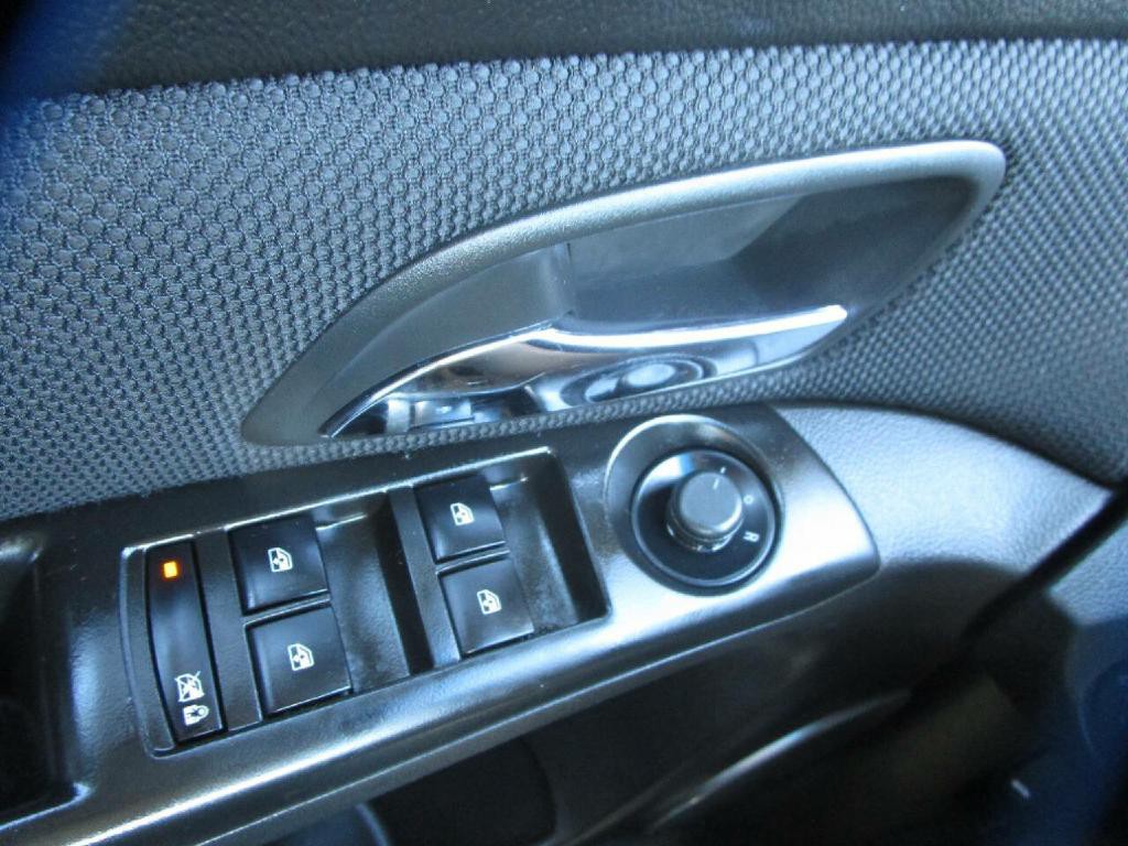 2011 Chevrolet Cruze Image 13