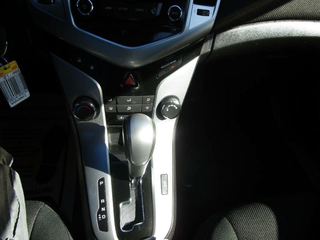 2011 Chevrolet Cruze Image 15