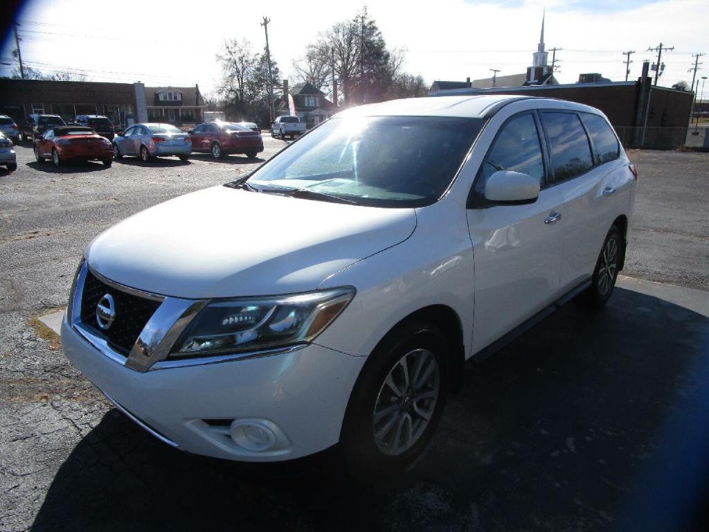 2014 Nissan Pathfinder Image 2