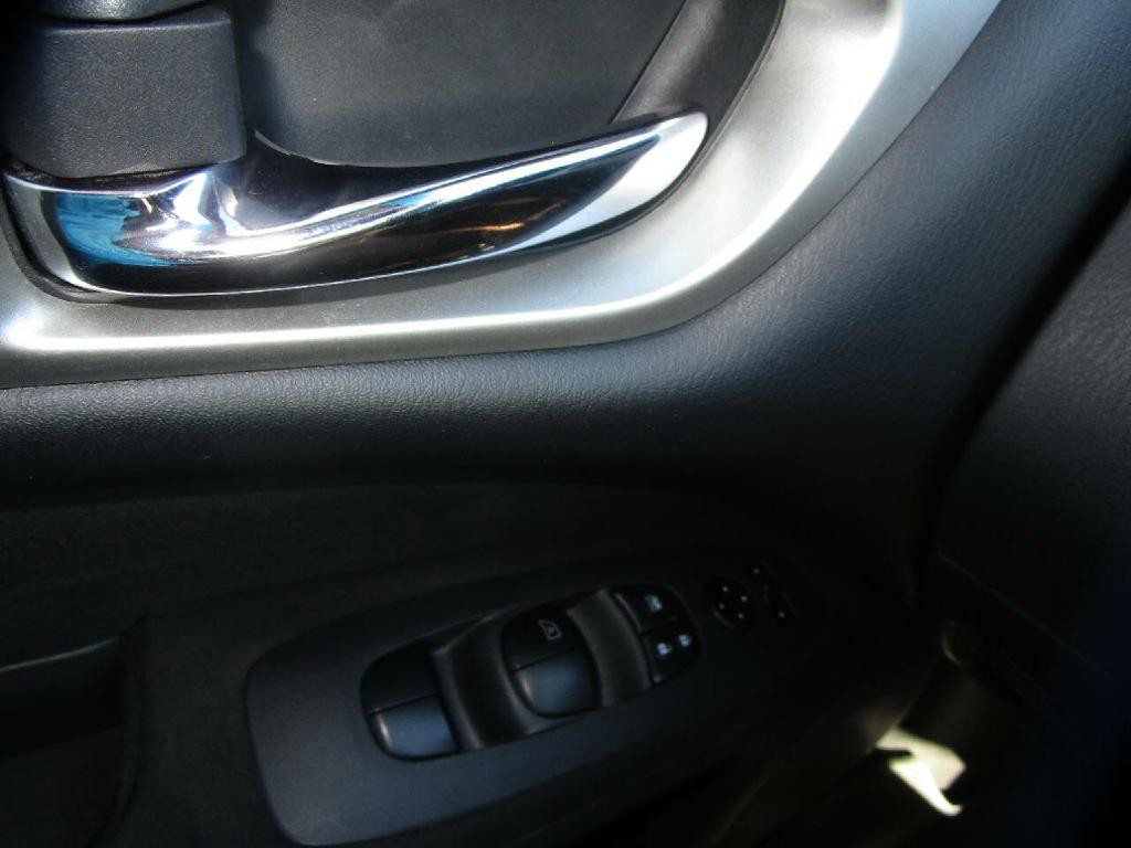 2014 Nissan Pathfinder Image 11