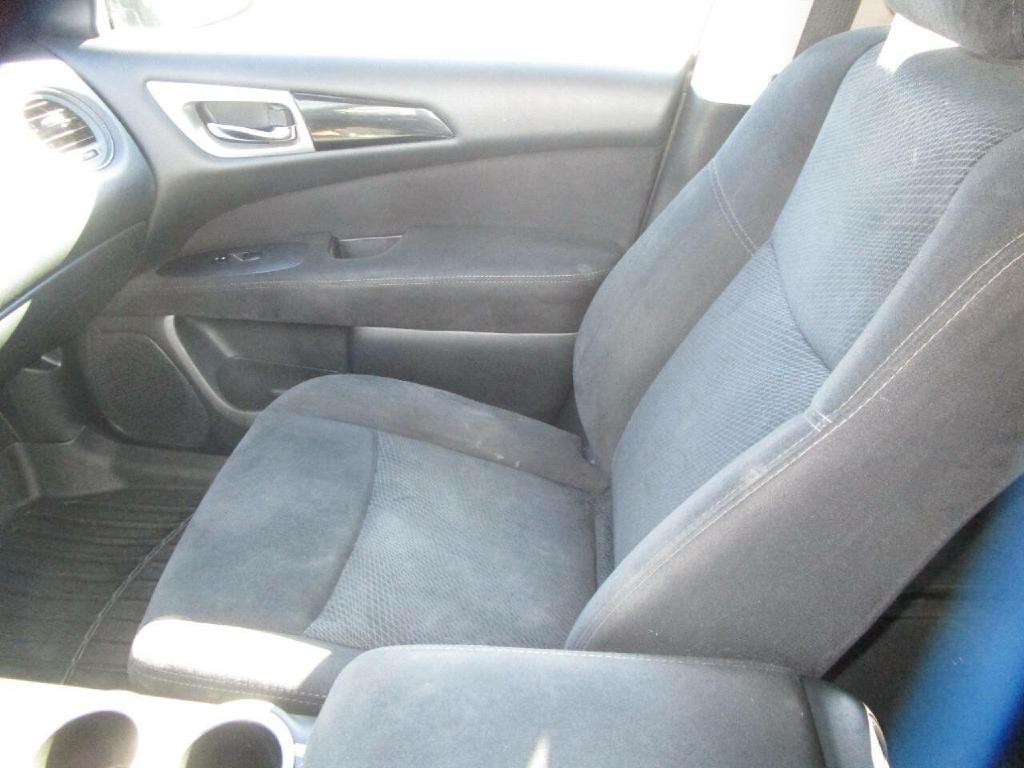 2014 Nissan Pathfinder Image 16