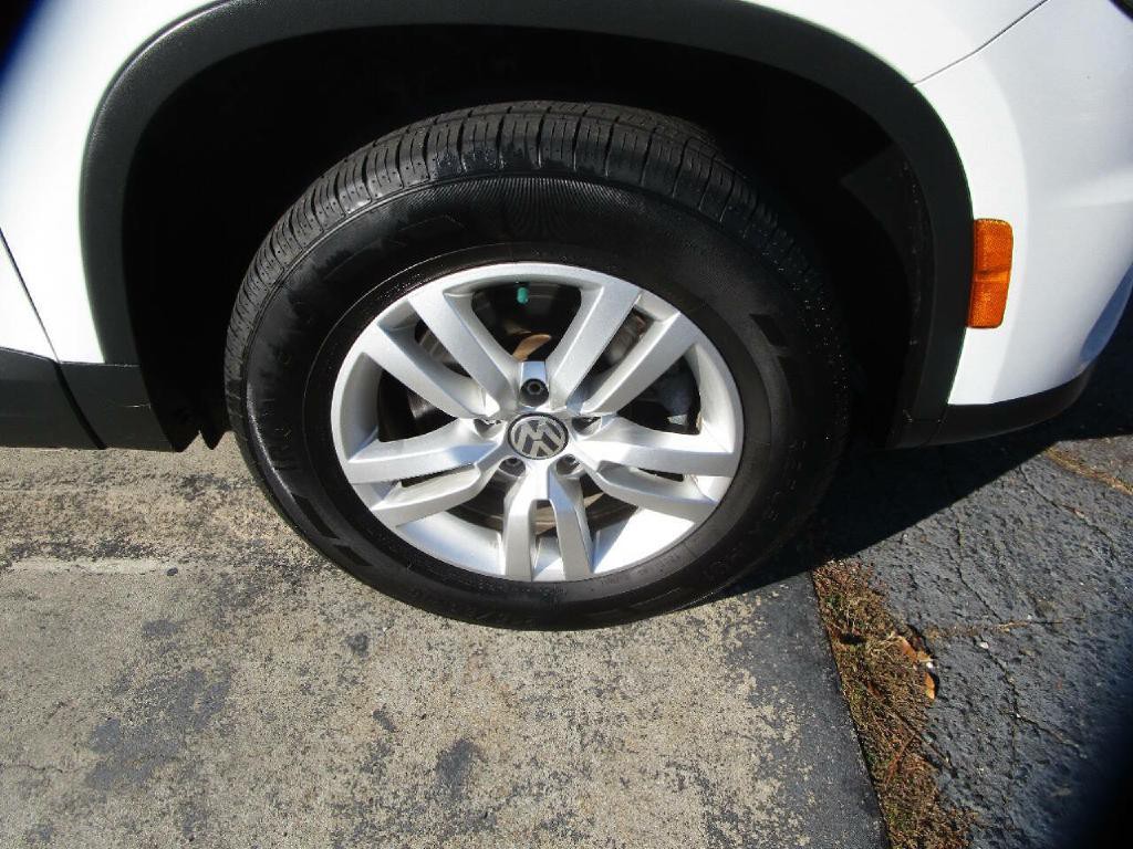 2017 Volkswagen Tiguan Image 23