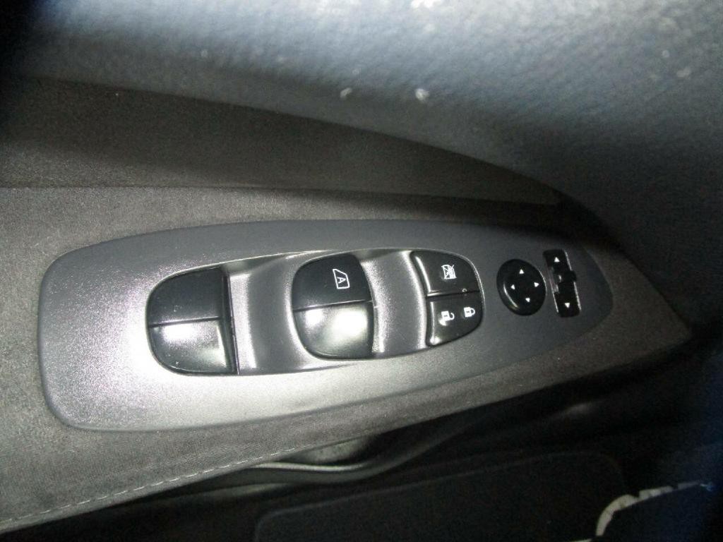 2014 Nissan Pathfinder Image 11