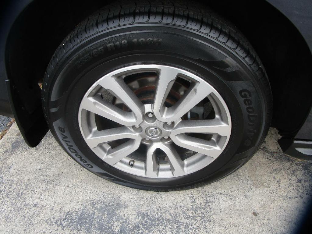 2014 Nissan Pathfinder Image 25