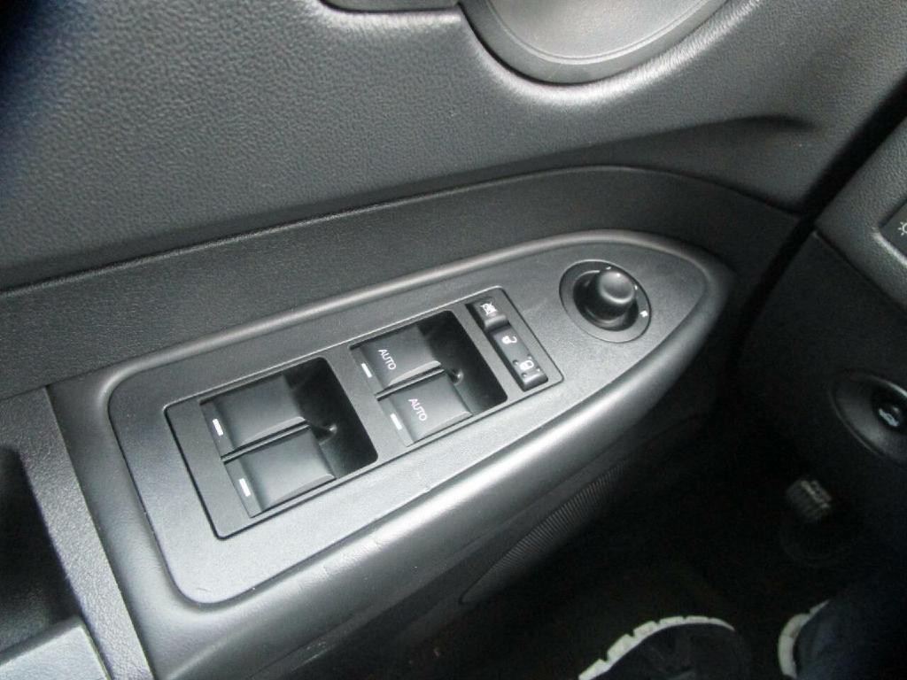 2008 Dodge Charger Image 13