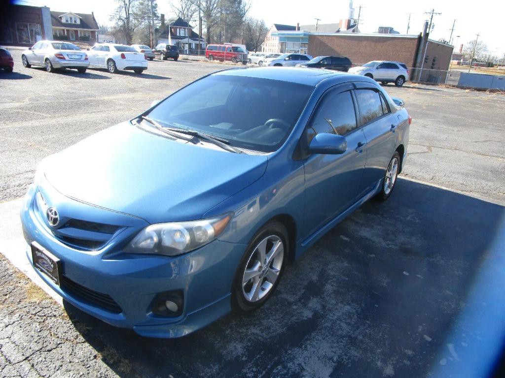 2013 Toyota Corolla Image 2