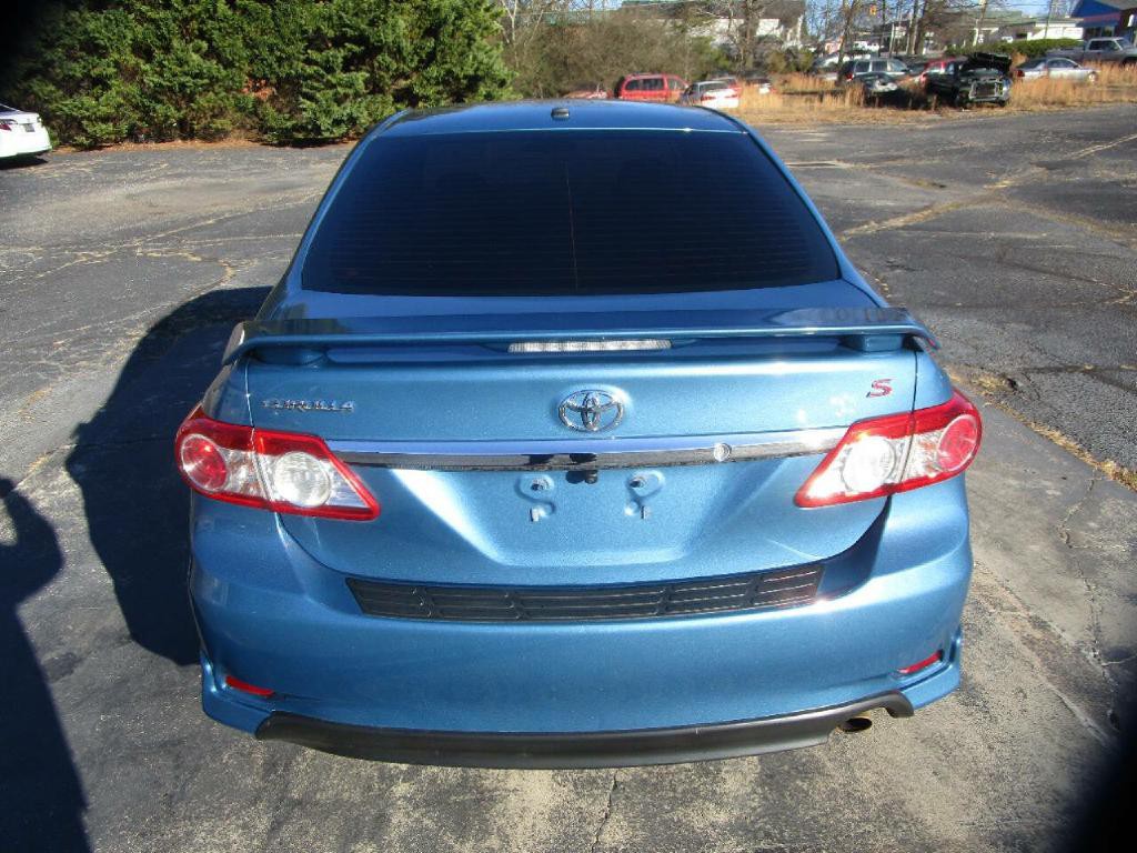 2013 Toyota Corolla Image 7