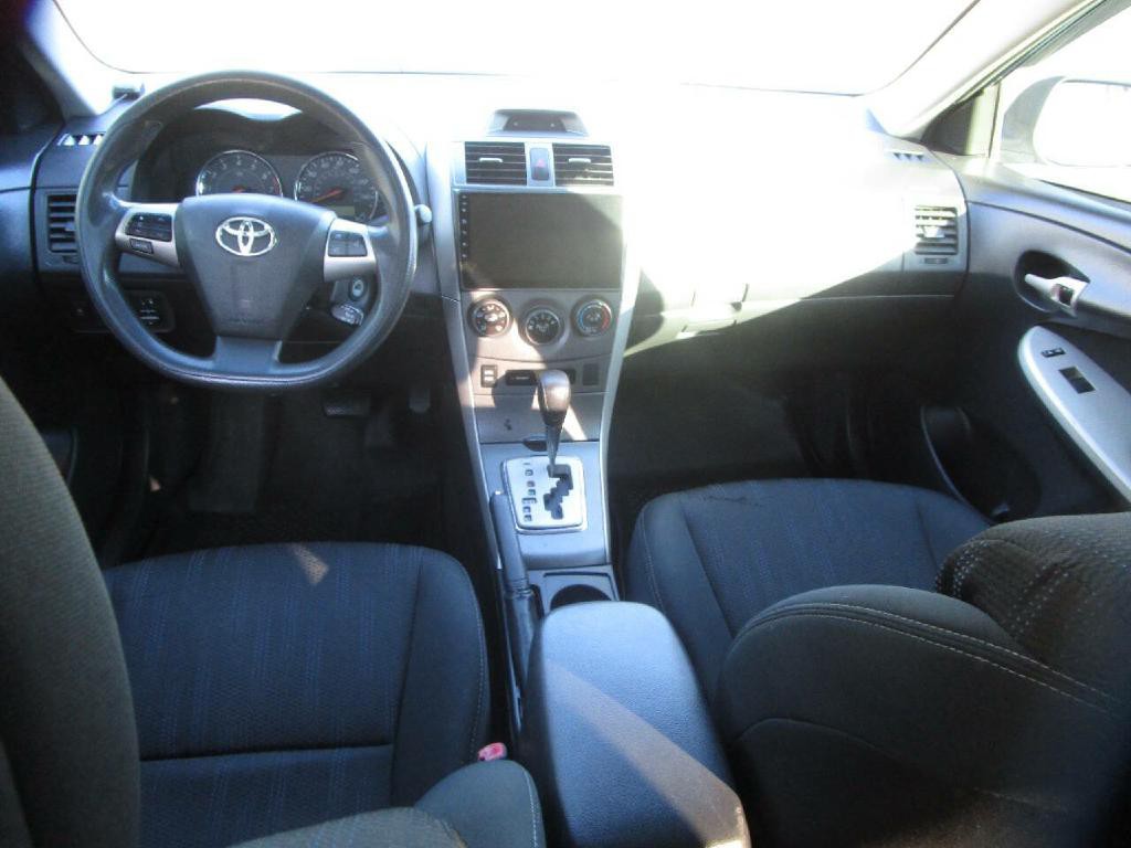 2013 Toyota Corolla Image 9