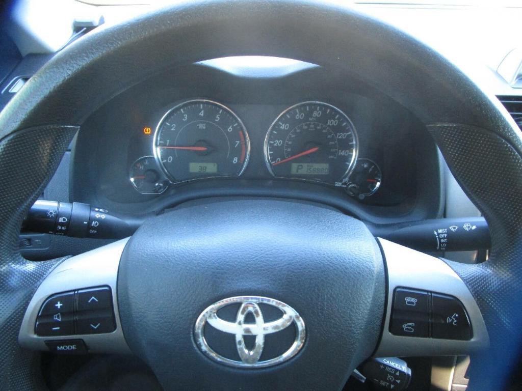 2013 Toyota Corolla Image 11