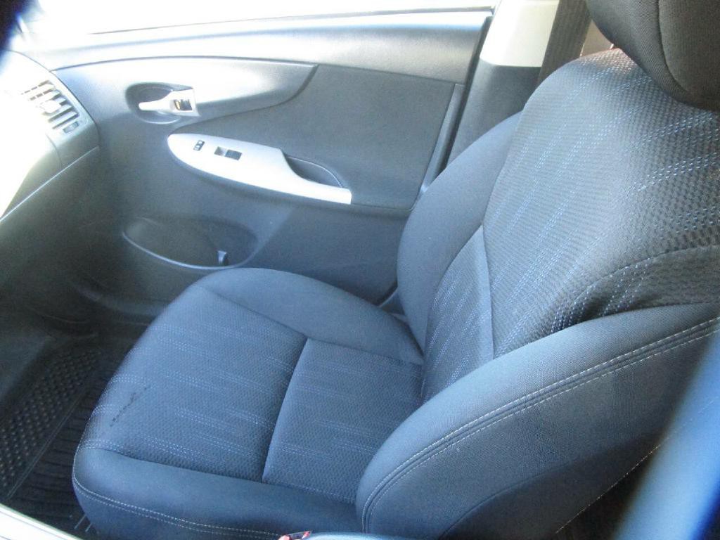 2013 Toyota Corolla Image 17