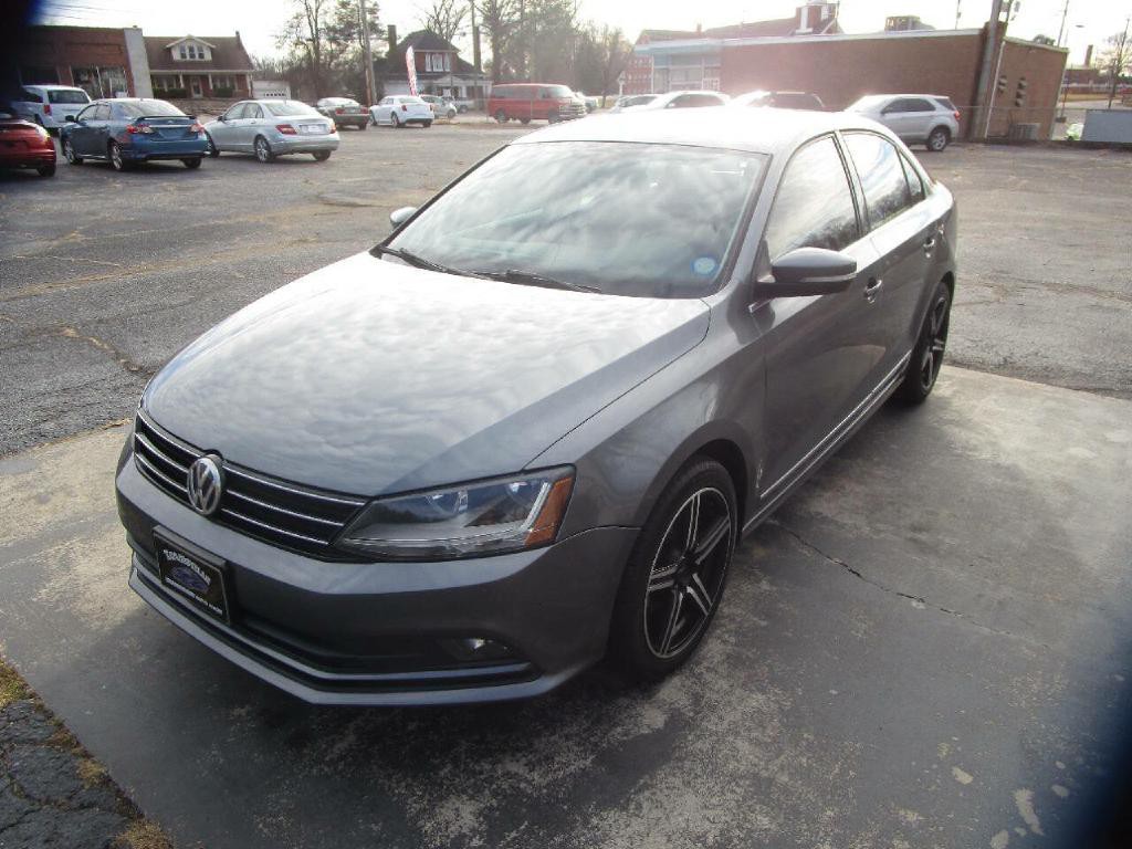 2017 Volkswagen Jetta Image 2