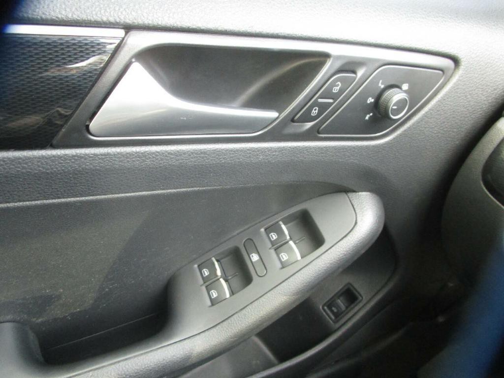 2017 Volkswagen Jetta Image 11