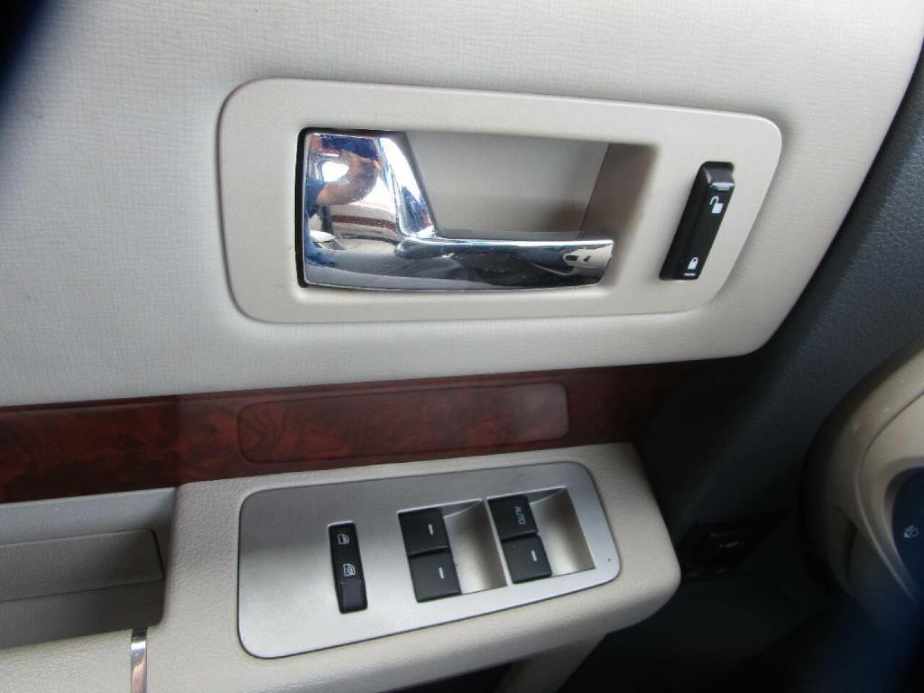 2009 Ford Flex Image 11