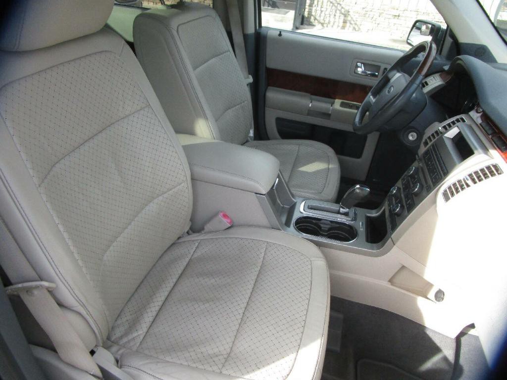 2009 Ford Flex Image 25