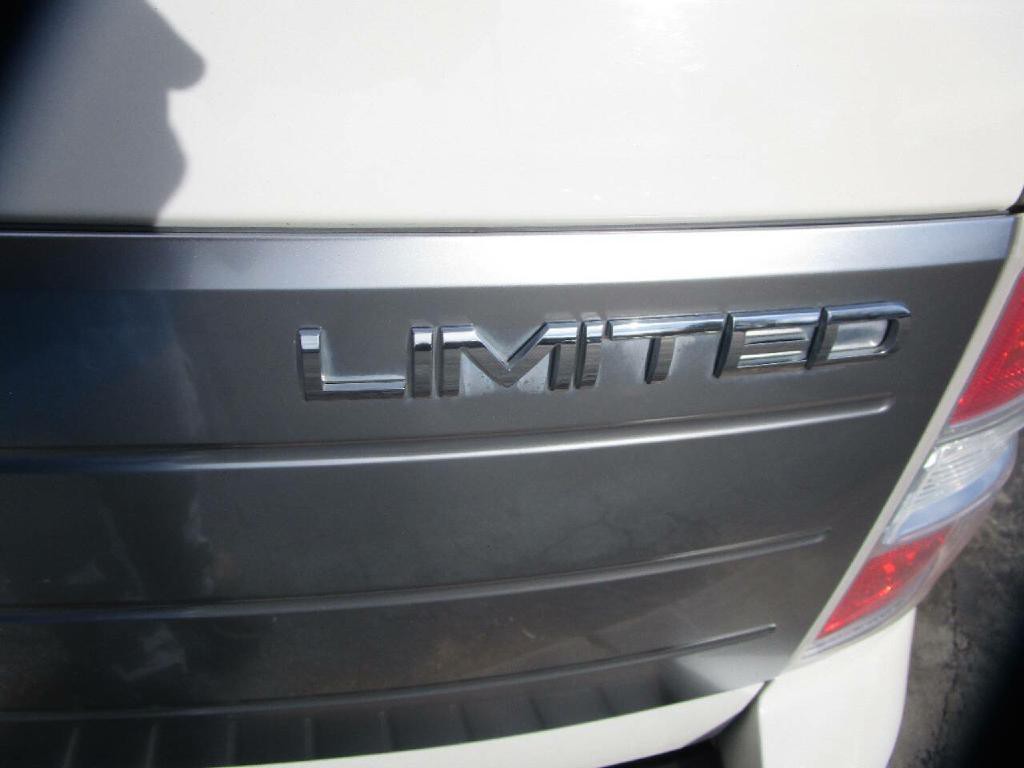 2009 Ford Flex Image 28