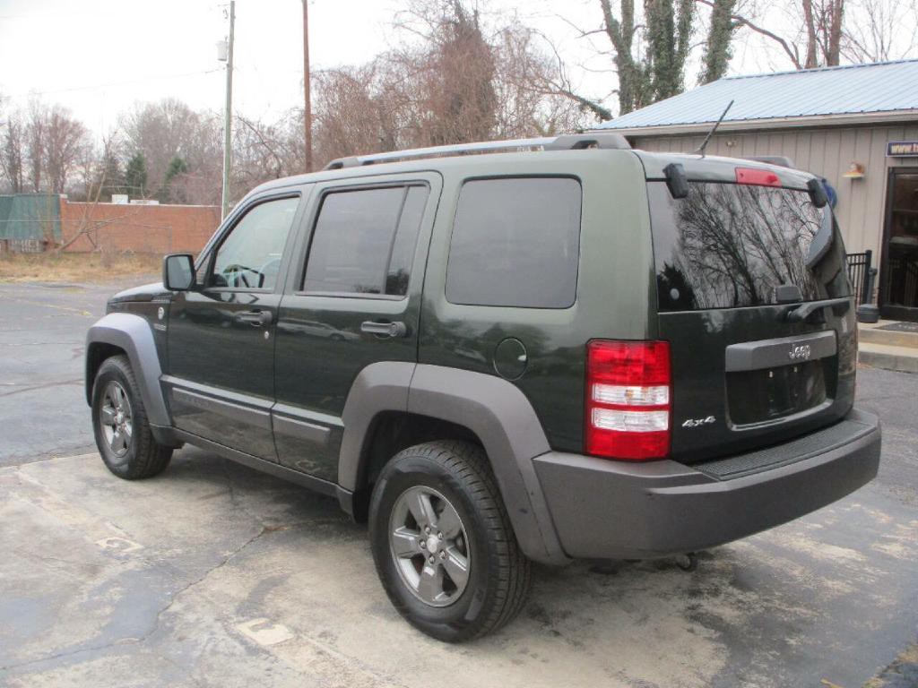 2010 Jeep Liberty Image 5