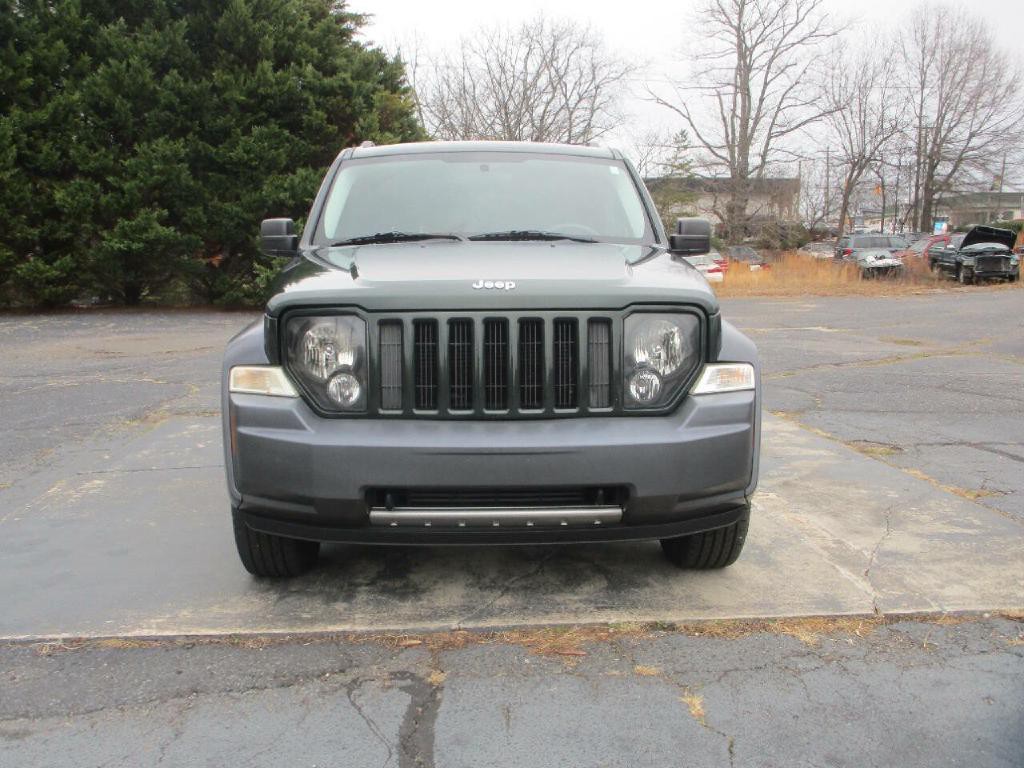 2010 Jeep Liberty Image 8
