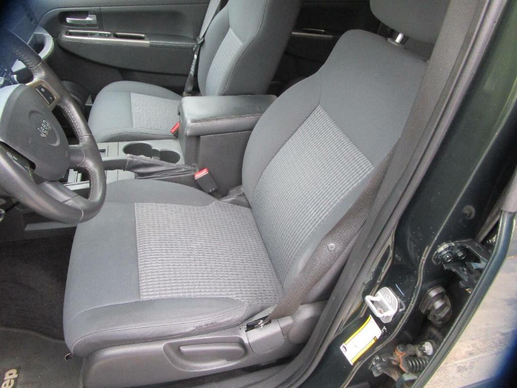 2010 Jeep Liberty Image 14