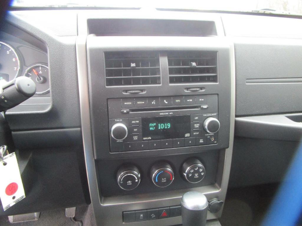 2010 Jeep Liberty Image 18