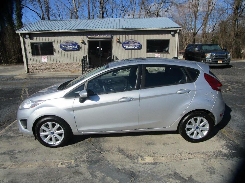 2012 Ford Fiesta Image 1