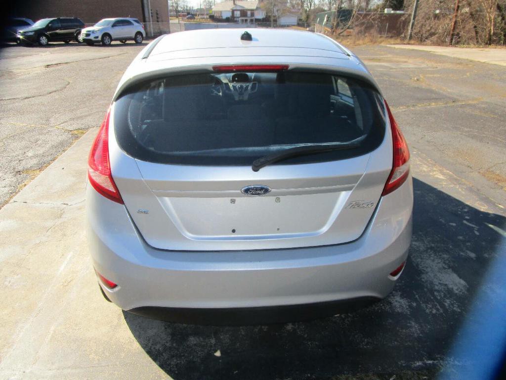 2012 Ford Fiesta Image 7