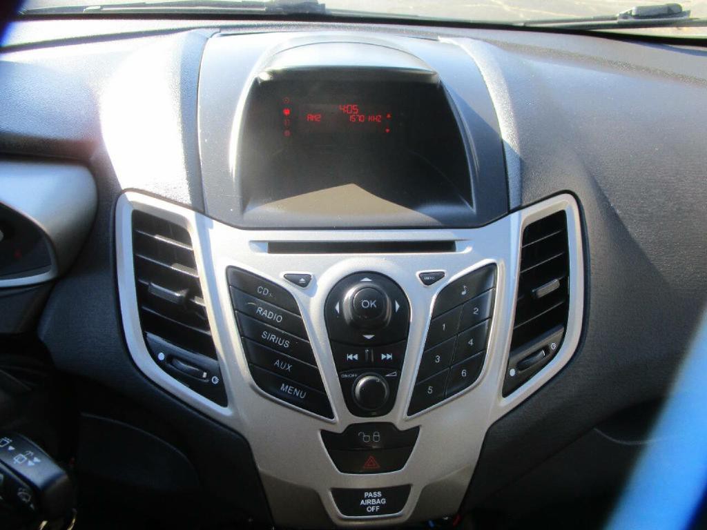 2012 Ford Fiesta Image 13
