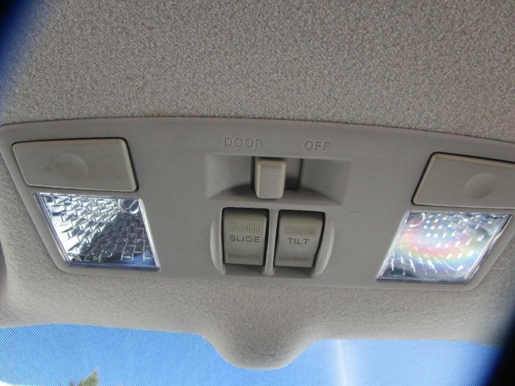 2012 Ford Fiesta Image 16