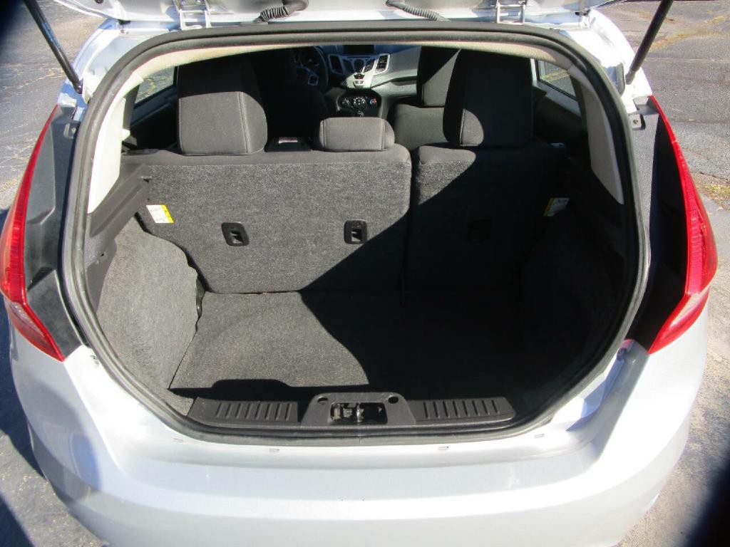 2012 Ford Fiesta Image 19