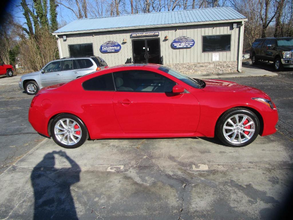 2013 INFINITI G37 Image 1