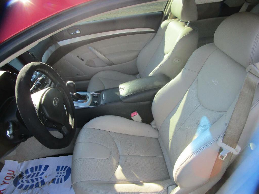 2013 INFINITI G37 Image 8