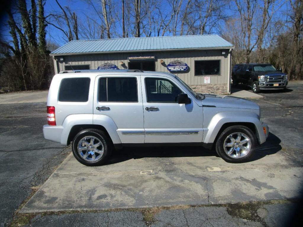 2009 Jeep Liberty Image 1