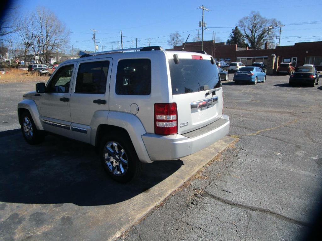 2009 Jeep Liberty Image 6