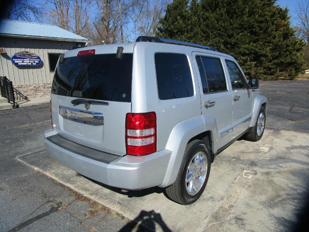 2009 Jeep Liberty Image 8